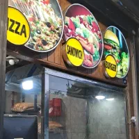نیرو حرفه ایی یا نیمه حرفه ایی فست فود