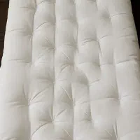 تشک مرغوب نو|رختخواب، بالش، پتو|فولادشهر, C4|دیوار