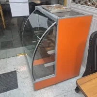 ویترین و میز حساب