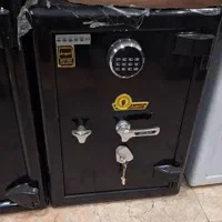 گاوصندوق فقط کاوه و زیر ویترینی نو و اکبند|ابزارآلات|کرمان, |دیوار