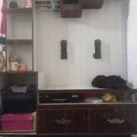 میز تلویزیون سالم با چوب گردو سفارشی درست شده