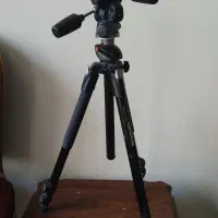 سه پایه دوربین manfrotoo