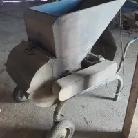 علوفه خورد کن