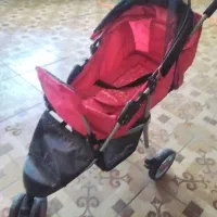 کالسکه بچگانه