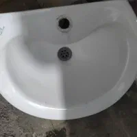 روشویی و پایه
