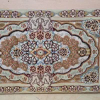 پشتی طرح گل برجسته