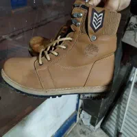 پوتین زمستانه|کیف، کفش، کمربند|میانه, |دیوار