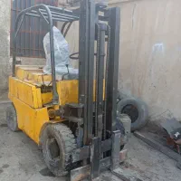 لیفتراک ۲.۵ تن امریکای|خودرو سنگین|اصفهان, باغ نگاره|دیوار