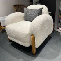 کارگر ساده و رویه کوب مبل