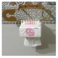 جا حوله و دستمال توالت طرح سنجاق قفلی