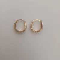 گوشواره حلقه ای