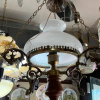 لوسر و چراغ های رومیزی انتیک