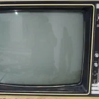 تلویزیون قدیمی نوستالژیک