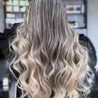 خدمات تخصصی رنگ مو،قیمت هر سایز مو فقط۲/۶۰۰ تا ۳ ت|خدمات آرایشگری و زیبایی|شیراز, وصال|دیوار