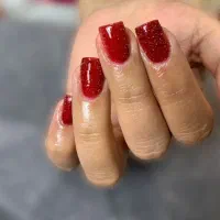 کاشت ناخن (تخفیف ویژه)