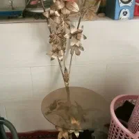 یک عدد میز تلفن طرح برنج و دارای روشنایی ..