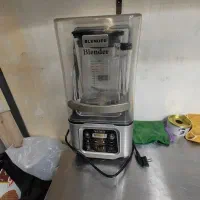 مخلوط کن ( بلندر صنعتی) سالم و کم کار
