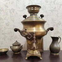 سماور زغالی برنجی یک لیتری همراه با سرویس|کلکسیون اشیاء عتیقه|تهران, نارمک|دیوار
