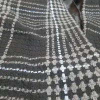 پالتو|لباس|ری, علایین|دیوار