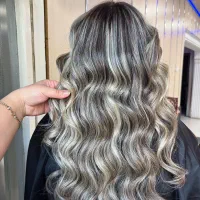 رنگ لایت کراتین فر دائم میکاپ شینیون اصلاح|خدمات آرایشگری و زیبایی|یزد, |دیوار