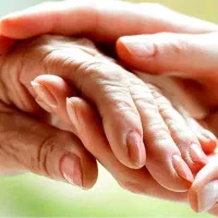 استخدام پرستار برای سالمند