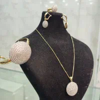 سرویس طلا|جواهرات|شیراز, شاهچراغ|دیوار