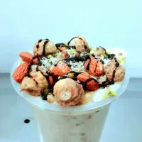 (نیروی خانم)جهت کاردرآبمیوه وبستنی فروشی