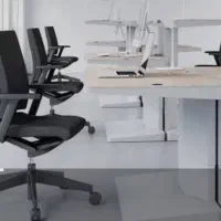 منشی کار دردفتر شرکت