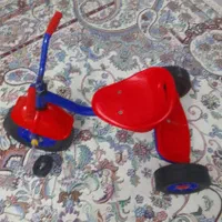 سه چرخه|اسباب‌بازی بچه|رشت, عینک|دیوار