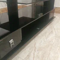 میز تلویزیون شیشه ای