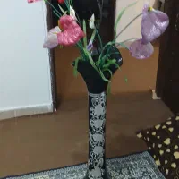 گلدان وگل