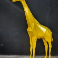 مجسمه زرافه کنارسالنی سردیس، لوستر زرافه پارامتریک|مجسمه، تندیس، ماکت|تهران, وردآورد|دیوار
