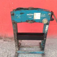 دستگاه پرس۱۵ تن و کپسول اکسیژن