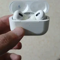 فروش یک عدد ساعت شیک و ایرپاد|لوازم جانبی موبایل و تبلت|سنندج, |دیوار