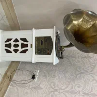 گرامافون ایستاده