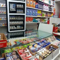 فروشنده سوپر مارکت