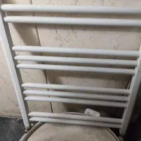 حوله خشک کن حمام و  قفل در