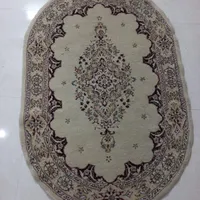 فرش بیضی