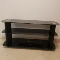 میز شبشه ای مشکی ۳ طبقه با طراحی خاص
