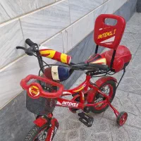 دوچرخه ۱۲ قرمز