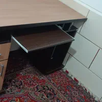 میز کامپیوتر یا تحریر در حد صفر|میز تحریر و کامپیوتر|شیراز, کوشک میدان|دیوار