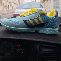 یک جفت آدیداس