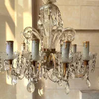 لوستر کریستالی ۸شاخه شیک و کاملا سالم