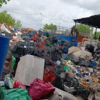 راننده نیسان برای حمل ضایعات