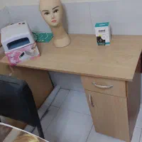 لوازم ارایشگاه/صندلی اصلاح/میز تحریر/ صندلی معلمی|آرایشی، بهداشتی، درمانی|شاهین‌شهر, امیرکبیر|دیوار