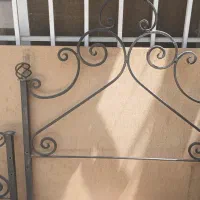 تخت یک نفره فر فرژه کاملا سالم