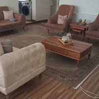 مبل ۷نفره  میز نهار خوری ۴ نفره و یک میز وسط