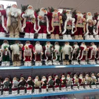 لباس بابانوئل کریسمس خ خواجه پطرس|لباس|اصفهان, جلفا|دیوار