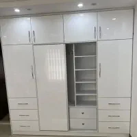 کار آقا خانم منشی جهت کار در نمایشگاه‌ MDF