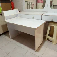 میز برای سالن و آرایشگاه|آرایشگاه و سالن‌های زیبایی|فلاورجان, |دیوار